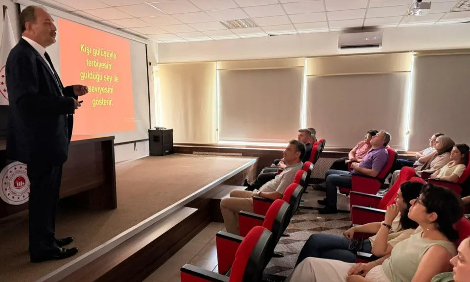 Çanakkale'de Protokol ve Sosyal Davranış Semineri Düzenlendi