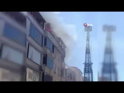 Adapazarı'nda 4 Katlı Binada Yangın Paniği