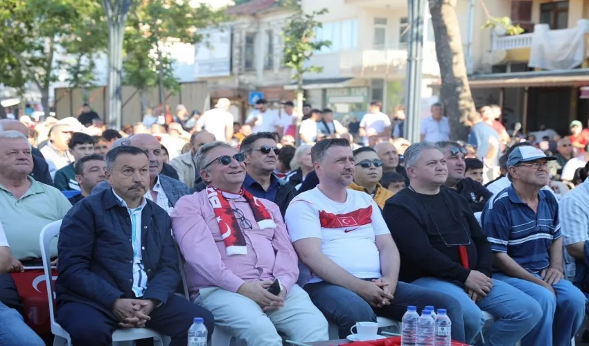 Şarköy'de A Milli Takım Coşkusu: Tek Yürek Olduk!