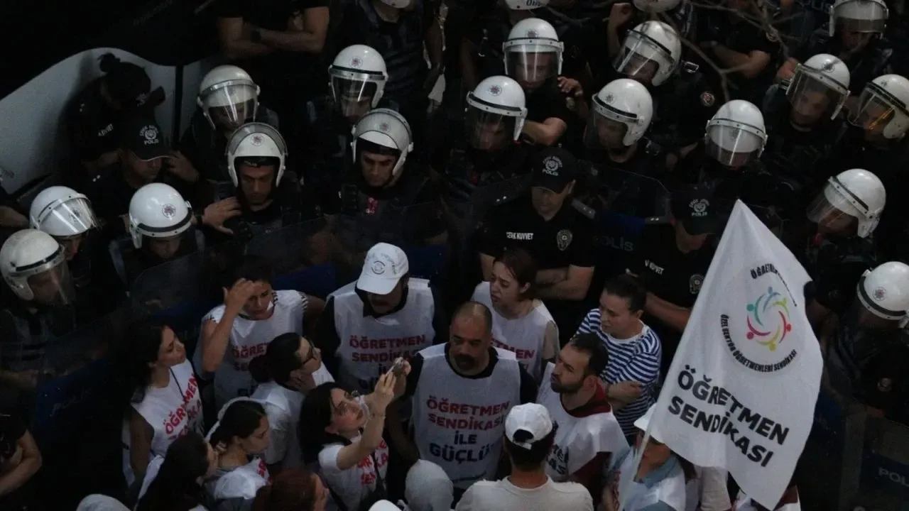 Antalya Barosu'ndan Öğretmenlere Destek: Şiddeti Kınıyoruz
