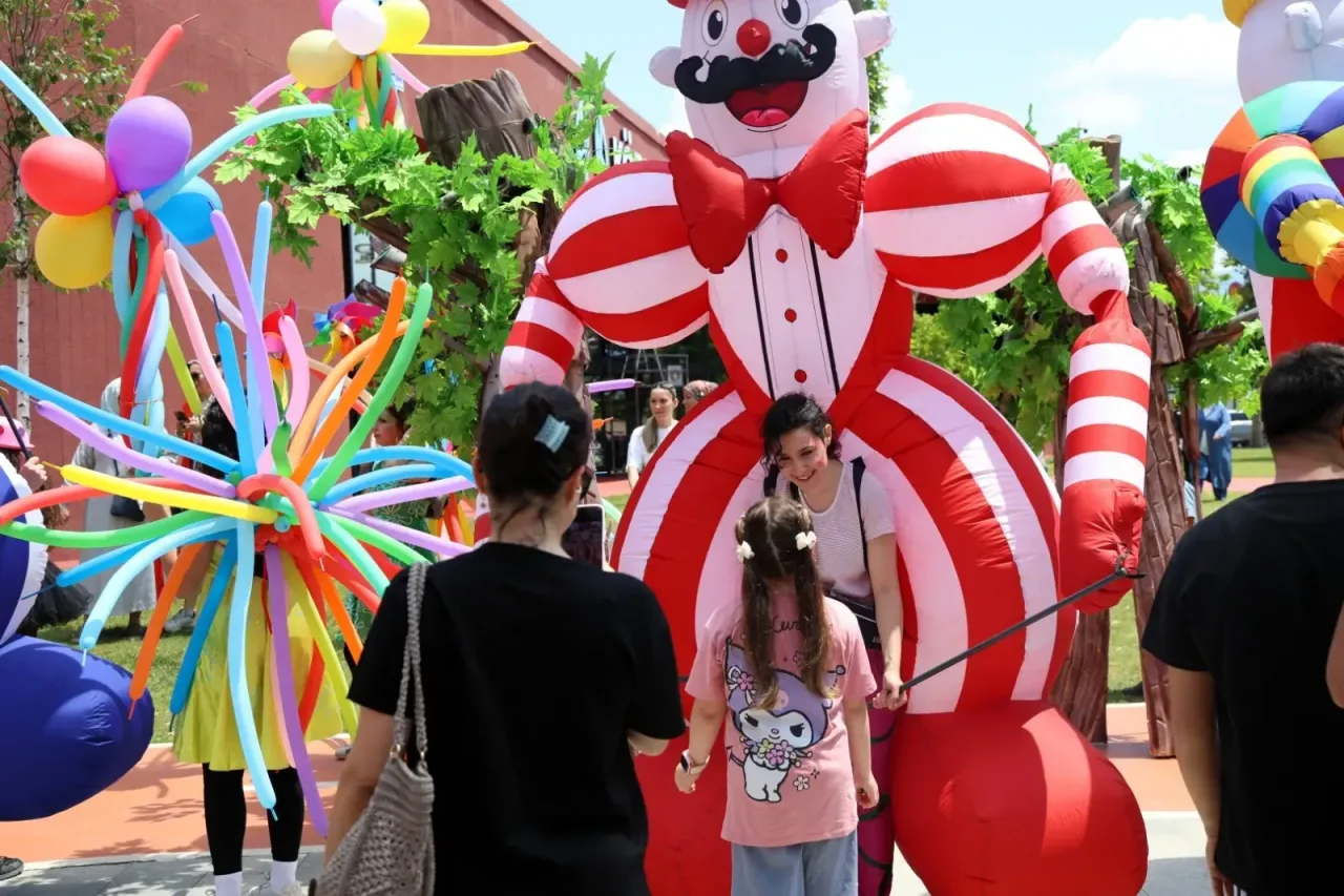 Kocaeli'de Karneval Çocuk Şenliği Coşkusu İzmit Millet Bahçesi'nde