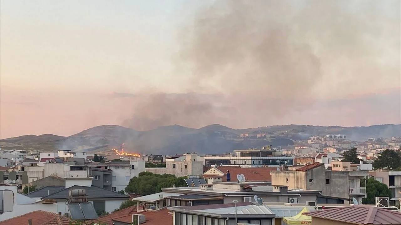 Seferihisar'daki Yangın Ekipler Tarafından Kontrol Altına Alındı