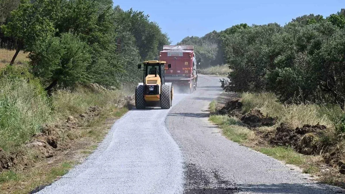 Akhisar ve Kırkağaç Arasında Yeni Asfalt Yolu Çalışmaları Başladı