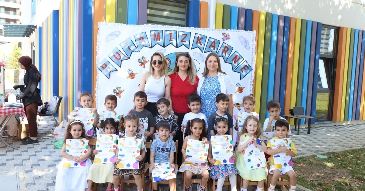 Nilüfer'de Miniklerin Karne Heyecanı Coşkuyla Kutlandı