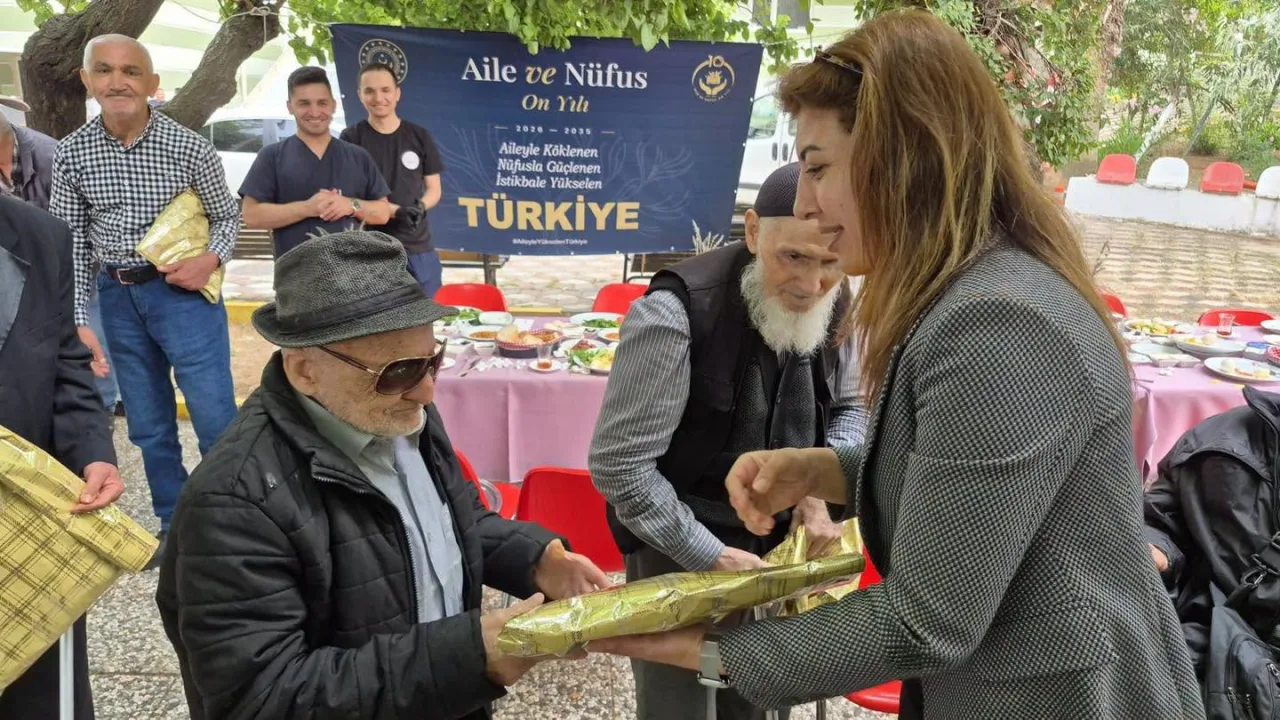 Soma Huzurevinde Babalar Günü Coşkusu