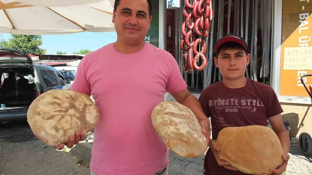 Burhaniye'de Ekşi Maya ile Yapılan Köy Ekmeği Çok Seviliyor