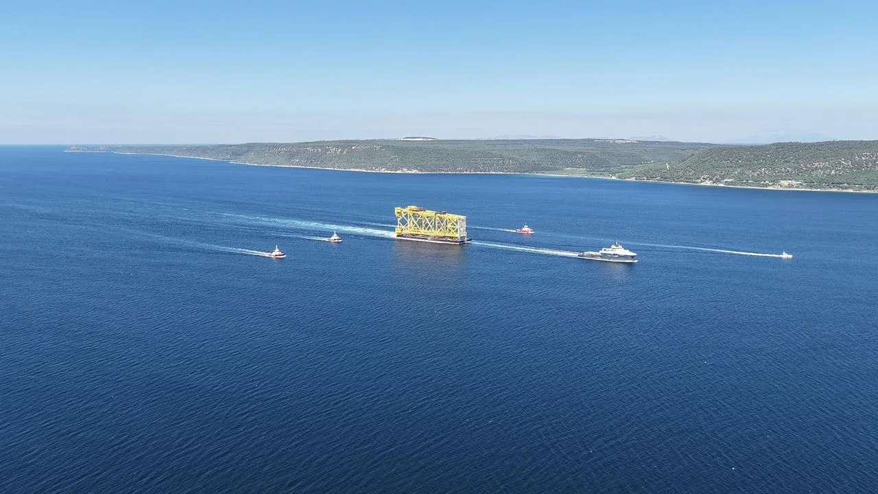 350 Metrelik Sondaj Platformu İskelesi Çanakkale'den Geçiyor!
