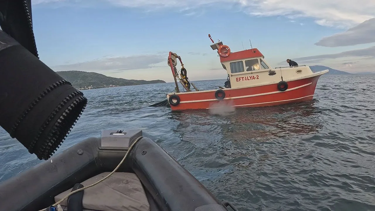 Marmara Denizi'nde Hayalet Ağ Tehdidi: 650 Bin Metrekare Temizlendi