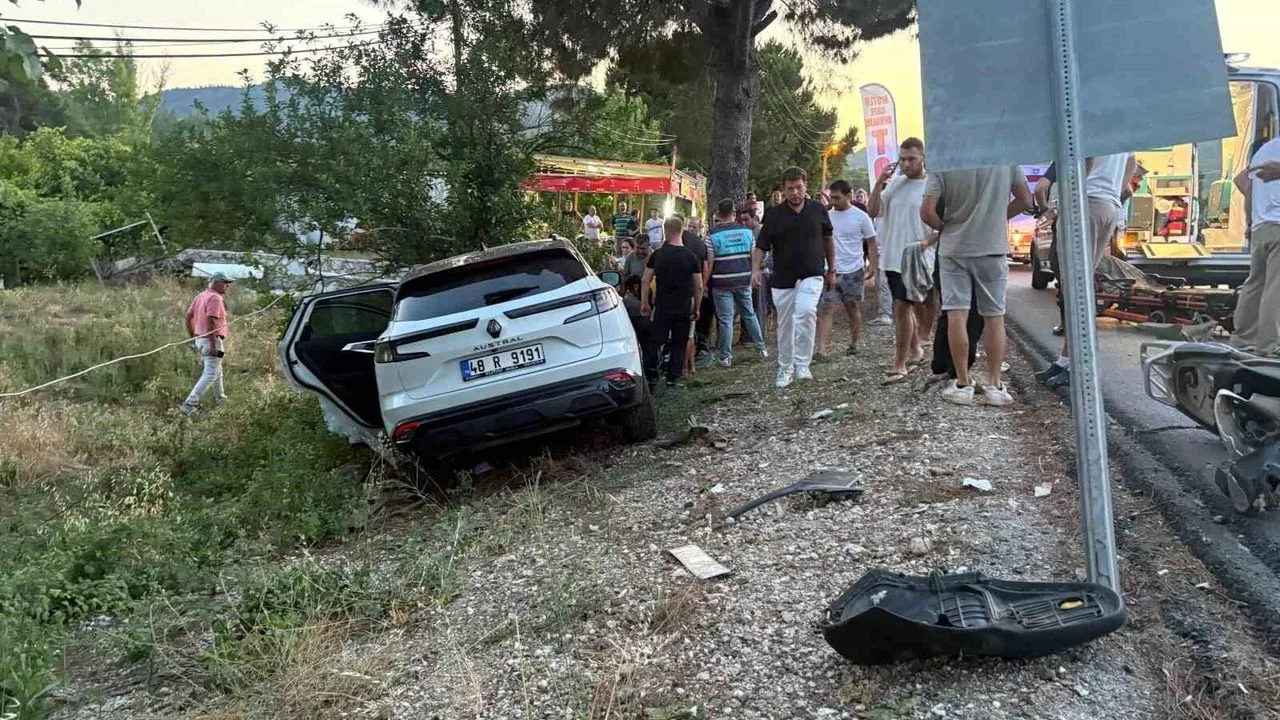 Marmaris-Datça Yolunda Feci Kaza: 21 Yaşındaki Genç Yaralı