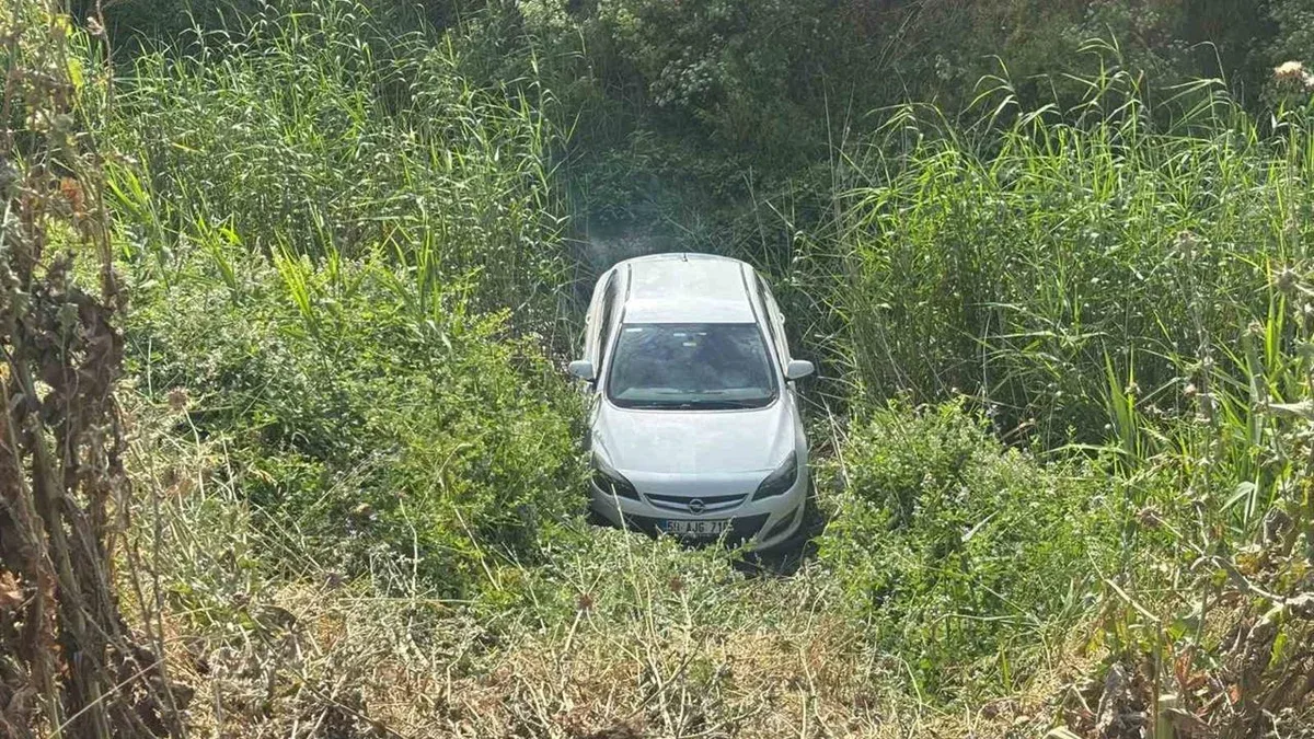 Çerkezköy'de Yokuşta Kontrolü Kaybeden Araç Dereye Uçtu