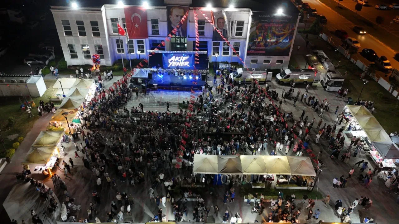 Erenler'de Kurtuluş Şenlikleri Coşkuyla Başladı