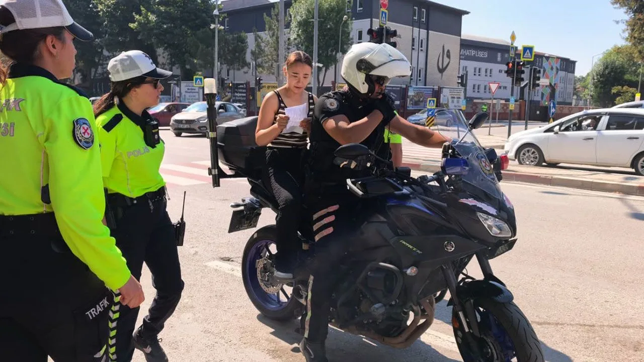 YKS’de Dakikalarla Yarış: Motosikletli Polis Öğrenciyi Yetiştirdi