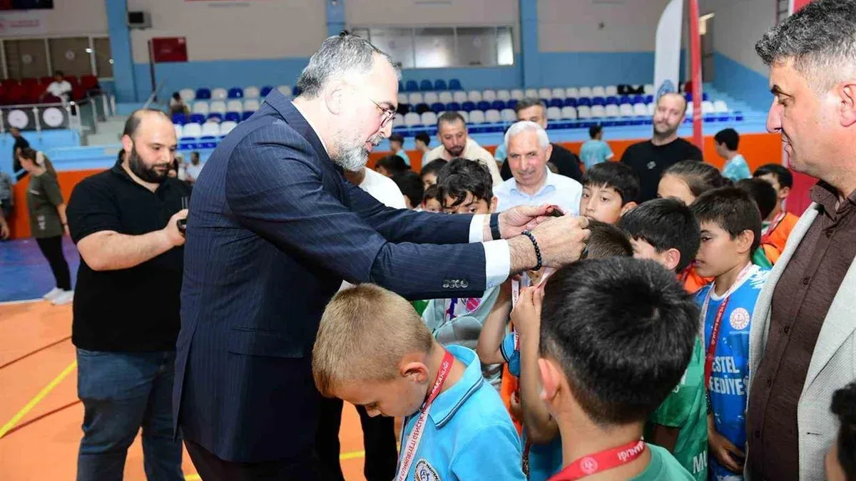 Kestel Belediyesi'nden Genç Sporculara Destek Yağmuru