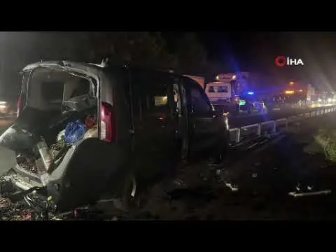 Sakarya'da Gece Yarısı Kaza: 4 Yaralı!