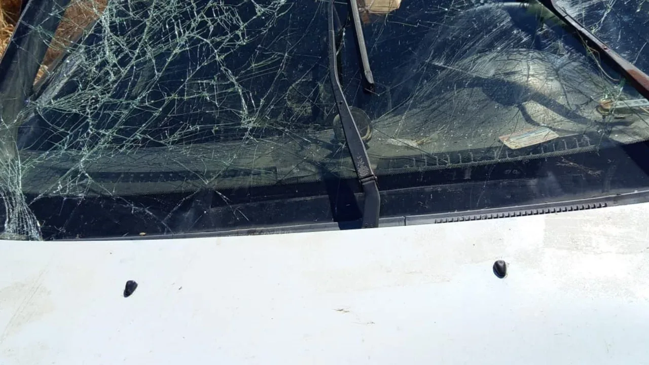Gönen'de Kontrolden Çıkan Araçta 5 Kişi Yaralandı