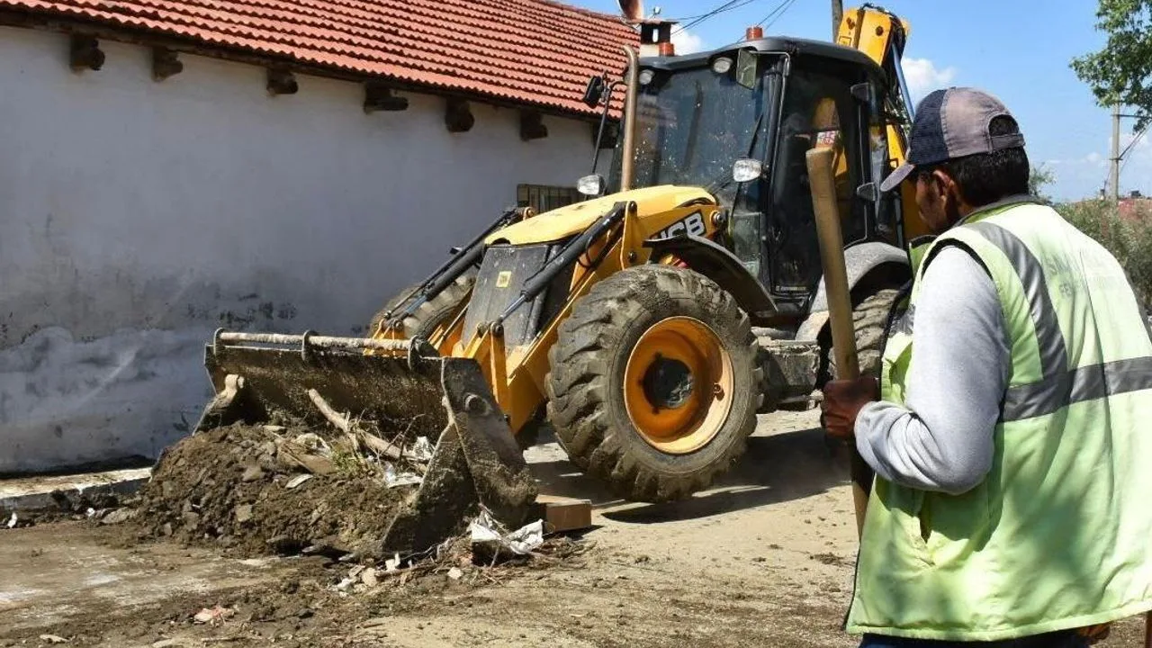 Salihli'de Sel Mağdurlarına Büyükşehir Belediyesi'nden Destek