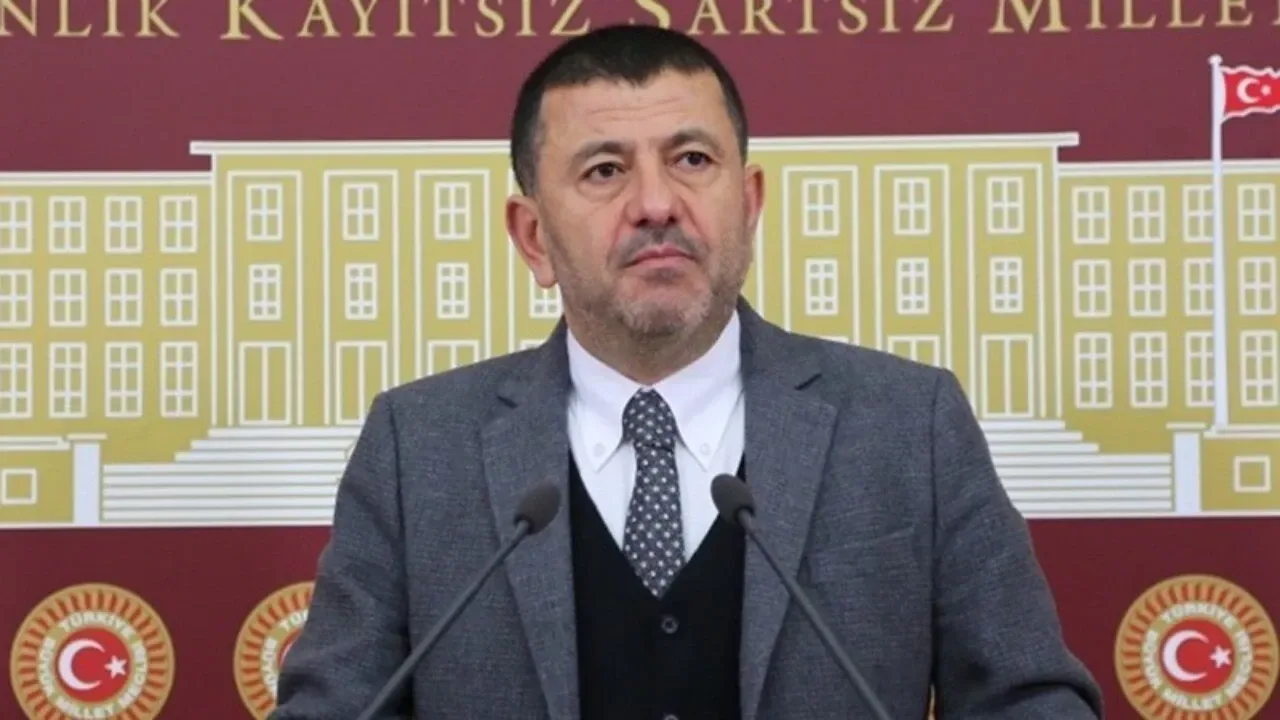 Seferihisar'da Rüşvet İddiaları: Danışmandan Burs Açıklaması