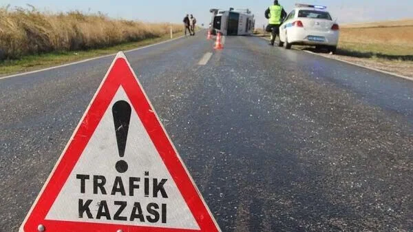 Karapürçek'te Gece Yarısı Feci Kaza: 1'i Ağır 3 Yaralı