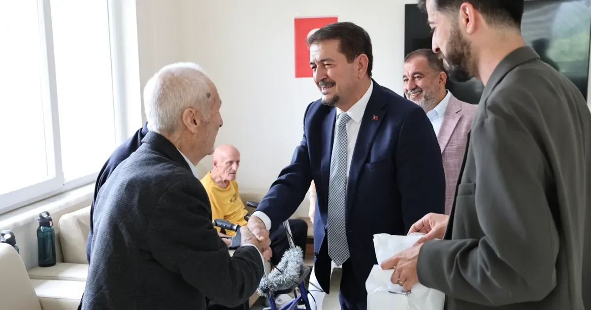 Nilüfer Belediyesi'nden Babalar Günü'nde Anlamlı Ziyaret