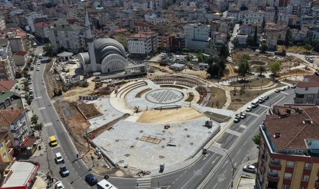 Çayırova Kent Meydanı'nda Çalışmalar Hızla Tamamlanıyor