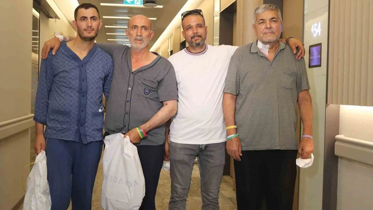 İzmir'de Hayat Kurtaran Nakiller: Damat ve Oğul Babalar Günü'nde Sağlığına Kavuştu