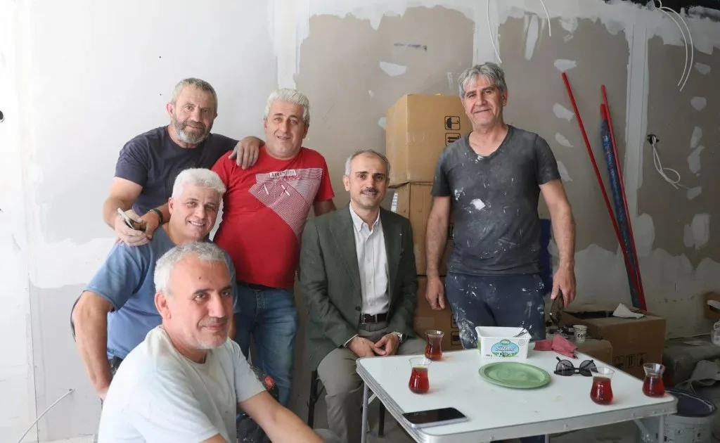 Başkan Çiftçi, Çayırova'da Esnafla Gönül Sofrası Kurdu
