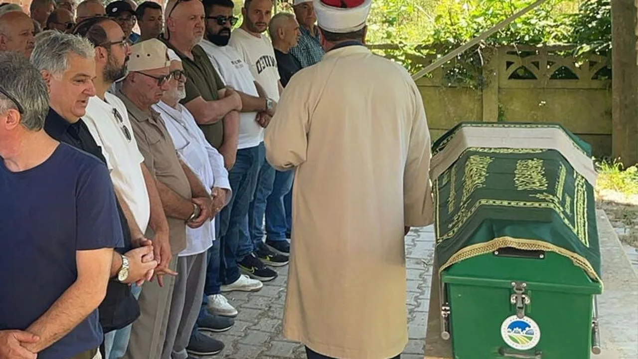 Erenler'in Sevilen Esnafı Fehmi Çapa Toprağa Verildi