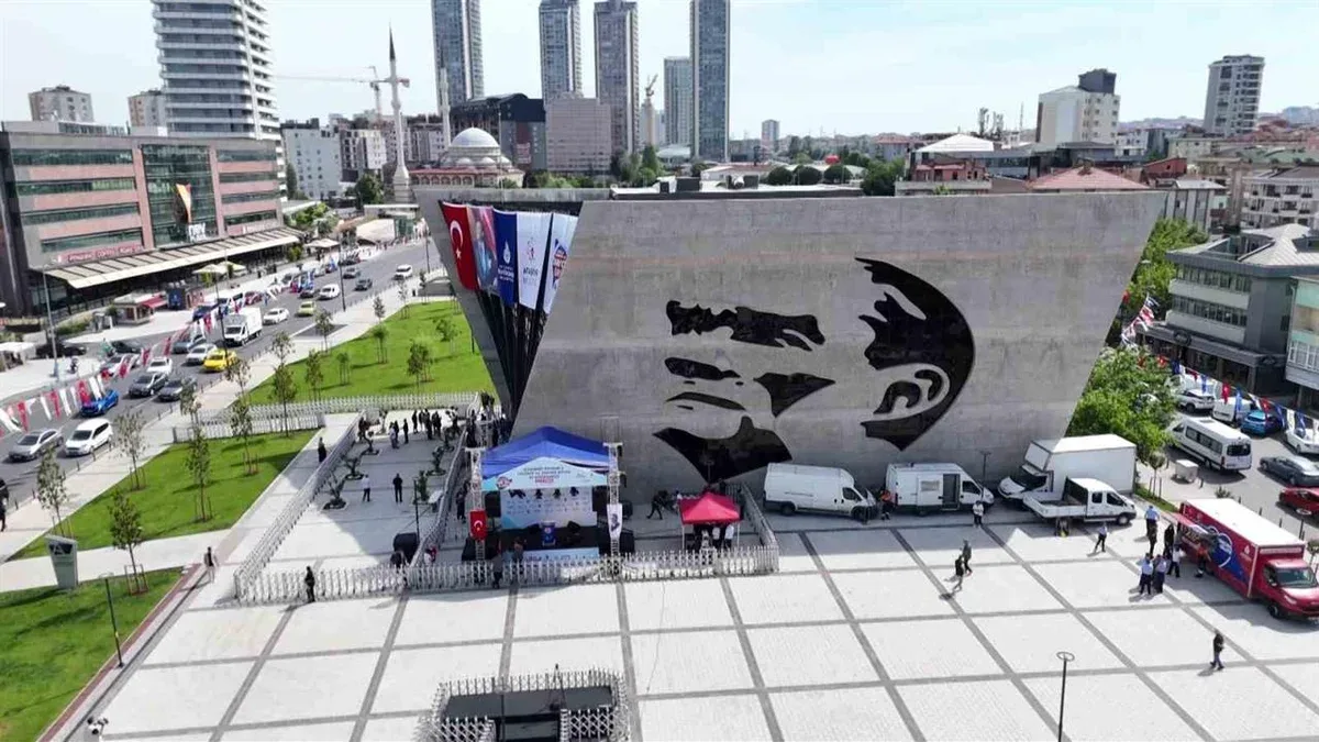 Ataşehir'de Yüzüncü Yıl Atatürk Müzesi ve Kütüphanesi Açıldı